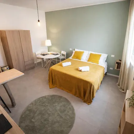 Littlesuitebande Nere Milan